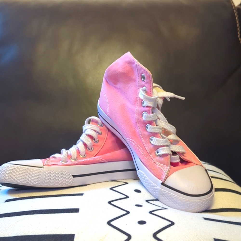 AirWalk Shoes Pink *Used* Size 2 in Little Girls